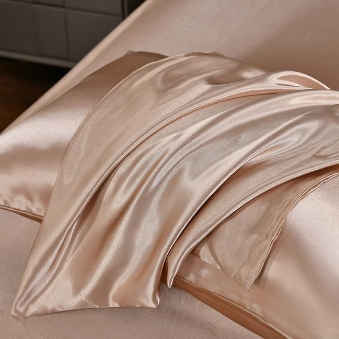Mulberry silk duvet cover set includes one duvet cover and two pillowcases