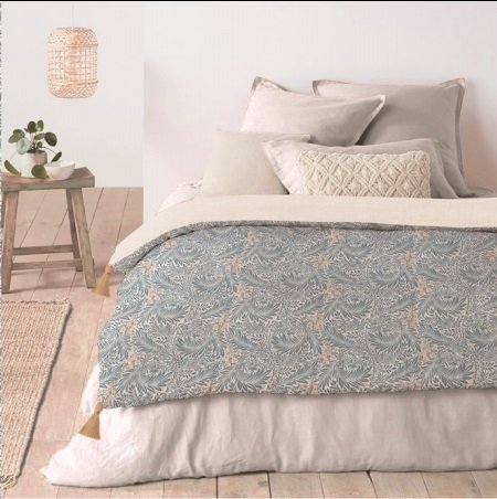 Decorative Bed Cover 